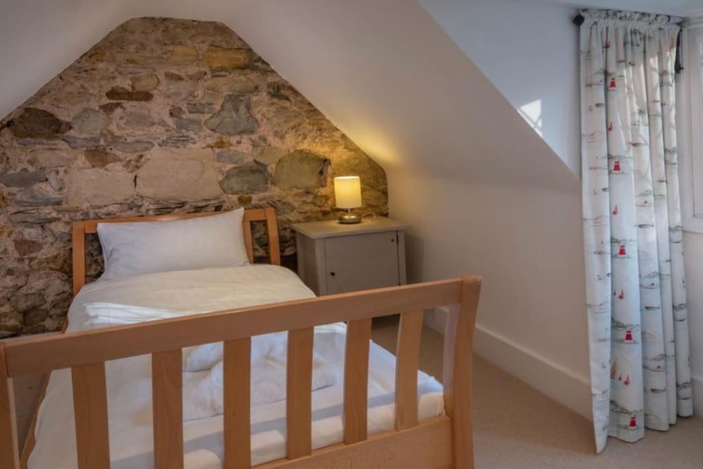 The Old Boat House, Seaview - Seafront Three Bedroom Cottage With Separate Two Bedroom Annexe Esterno foto