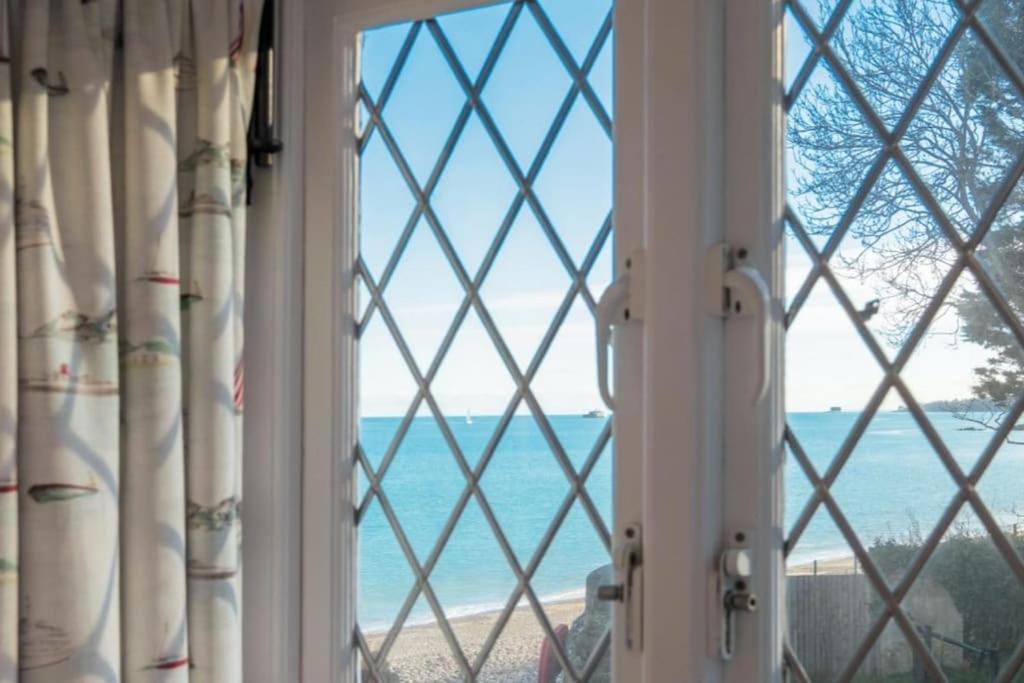 The Old Boat House, Seaview - Seafront Three Bedroom Cottage With Separate Two Bedroom Annexe Esterno foto