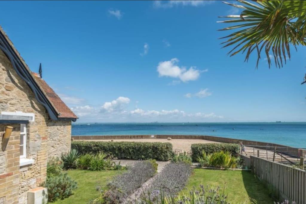 The Old Boat House, Seaview - Seafront Three Bedroom Cottage With Separate Two Bedroom Annexe Esterno foto